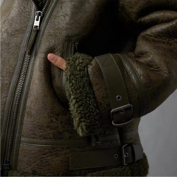 AE Oversized Shearling Jacket - Picture 3 of 4